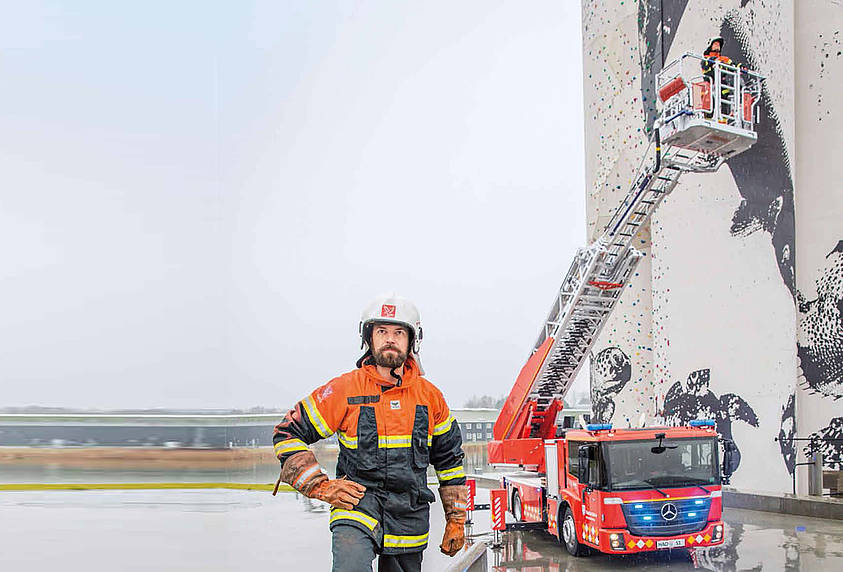 Feuerwehrmann Jens Fredskild (Foto) und sein Kollege Karsten Højland testen den Econic.