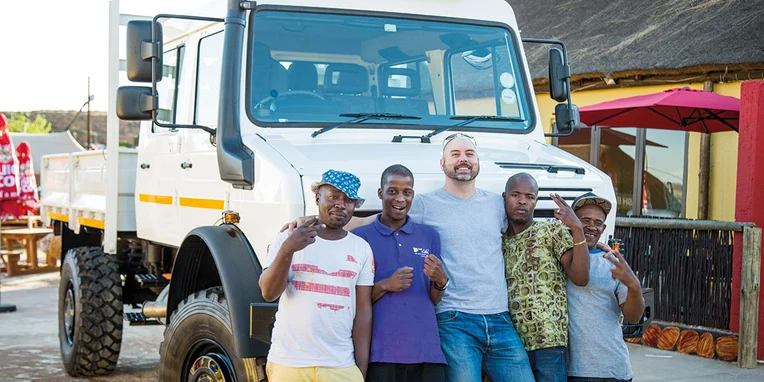 Weißer Unimog U 4000 in Südafrika