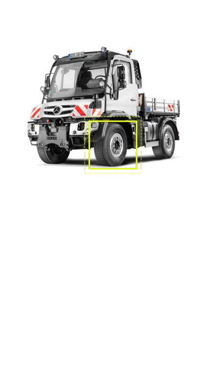 Ein Mercedes-Benz Unimog mit einem hervorgehobenen Vorderreifen, der für vielseitige Einsätze konzipiert ist. Ideal für Offroad-Transport und Bauarbeiten.