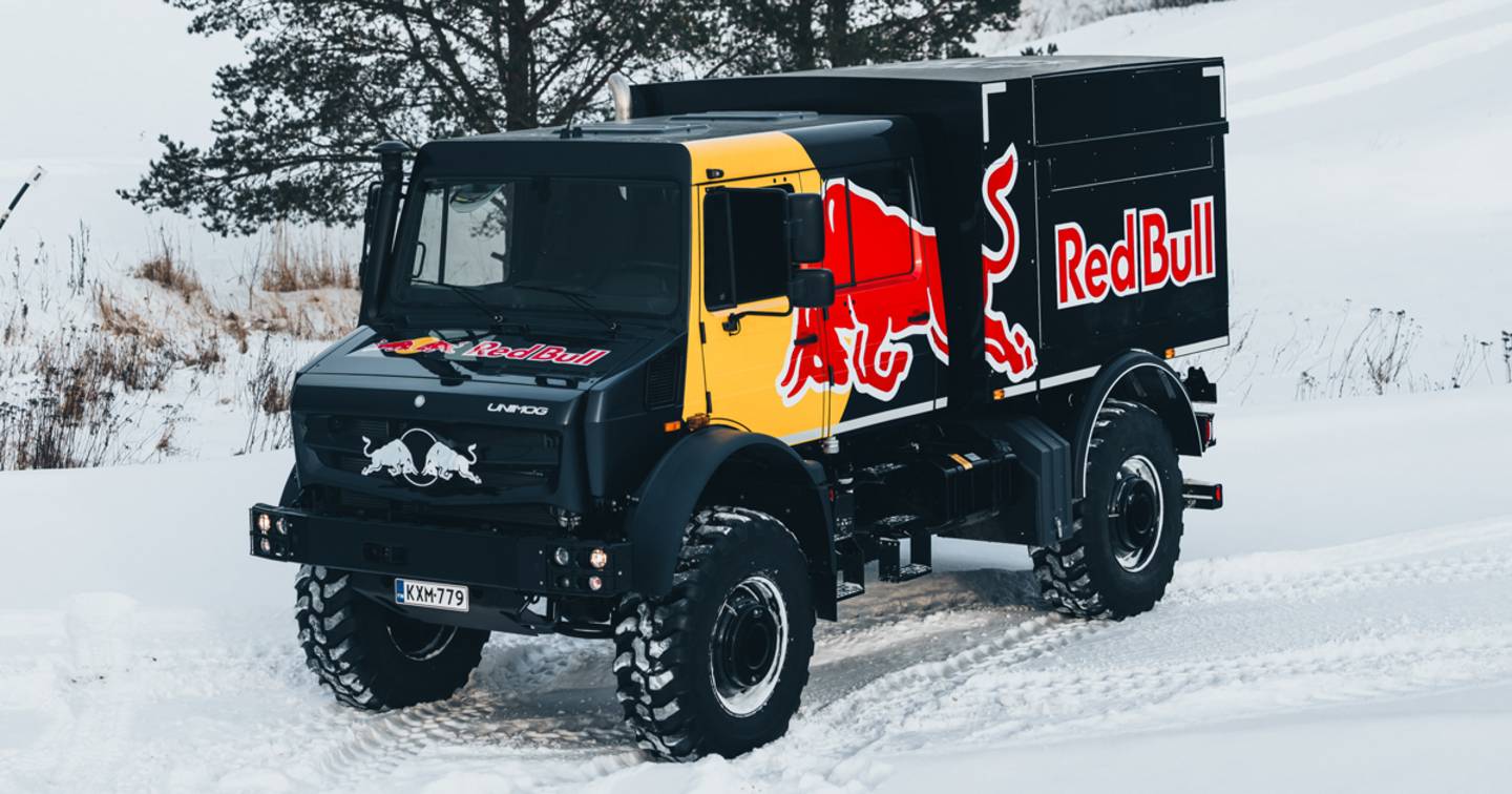 [Translate to English:] Der neue Red Bull Show Unimog