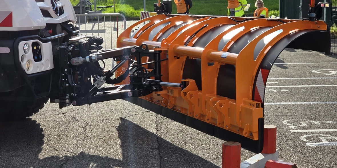 Ein Unimog bei einem Mini-Spiel.