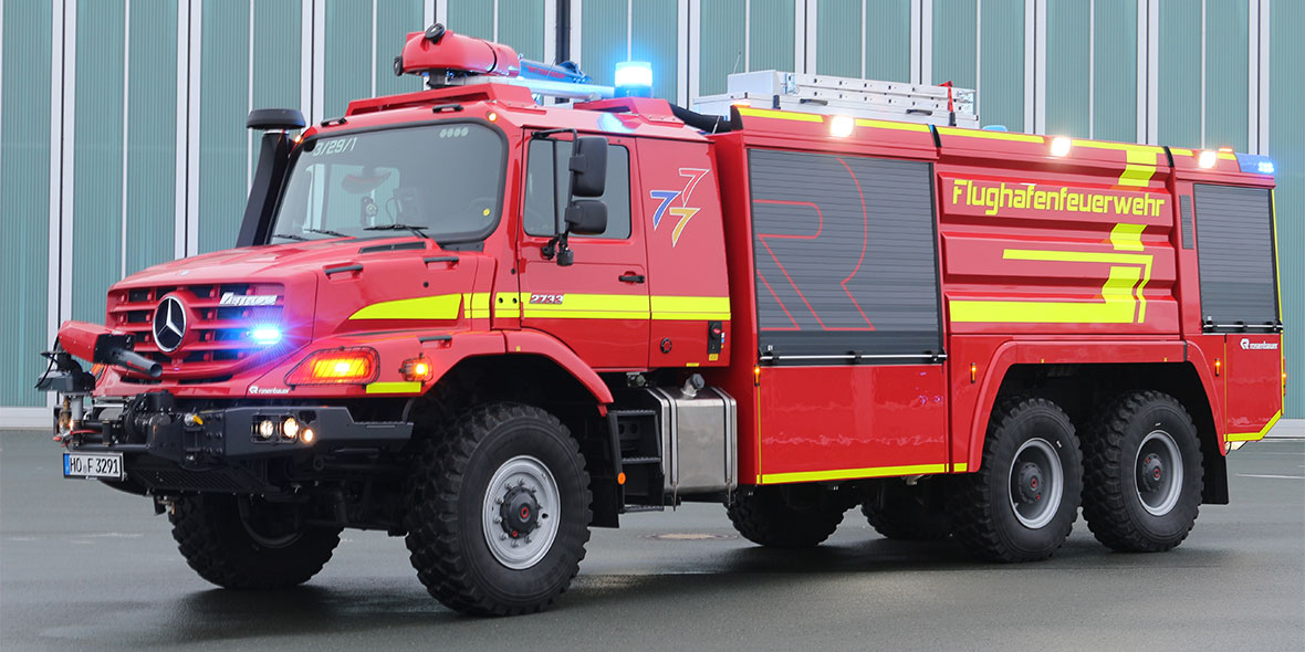 Zetros airport fire engine with alarm start function.